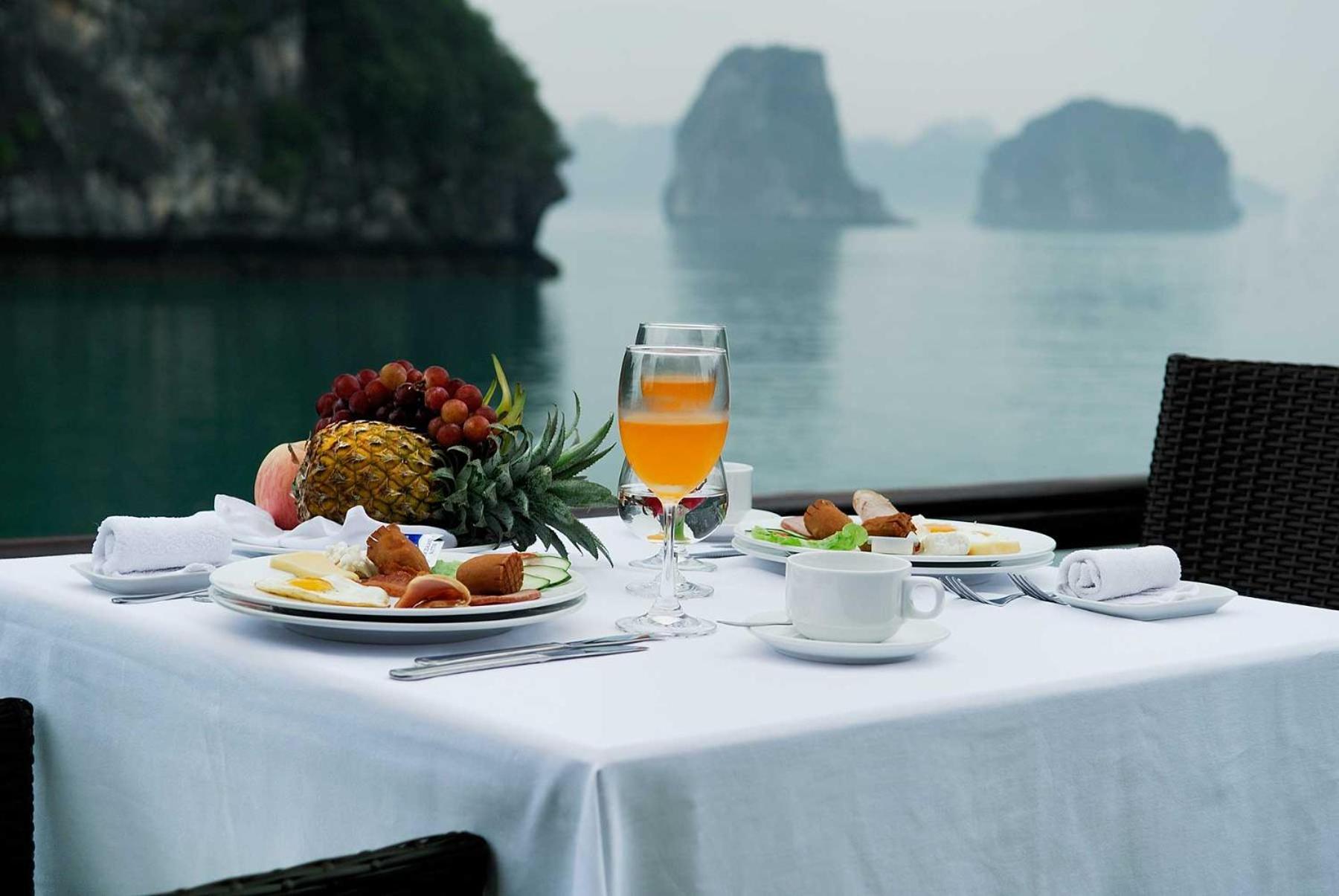 Готель Bhaya Legend Cruises Халонг Екстер'єр фото