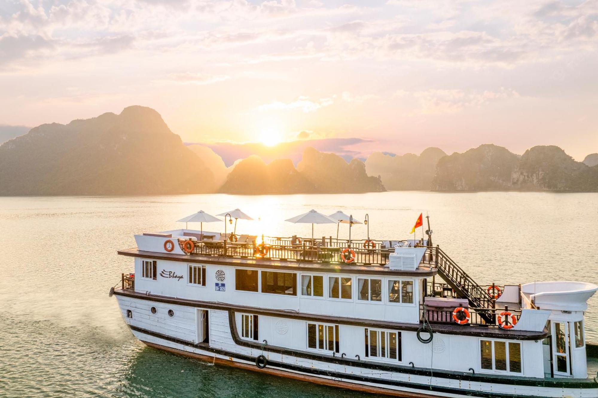 Готель Bhaya Legend Cruises Халонг Екстер'єр фото